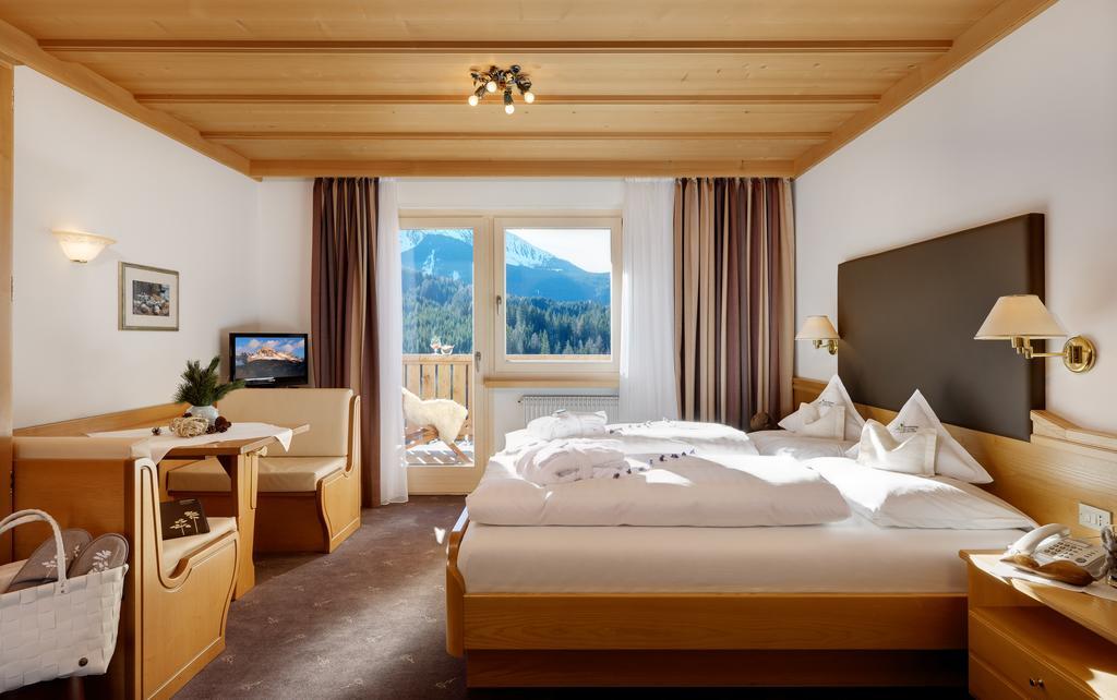 Kraeuterhotel Zischghof โอแบเรกเกน ภายนอก รูปภาพ